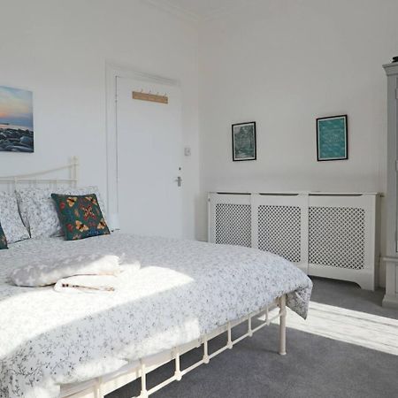 4 Bed Home 3 Mins From Harbour + Sandy Beach Folkestone Exterior foto
